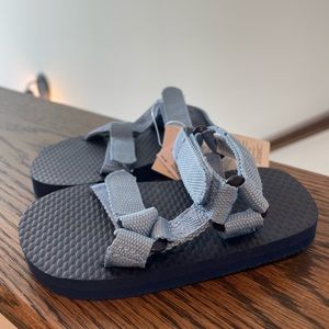 NEW Gap toddler sandals